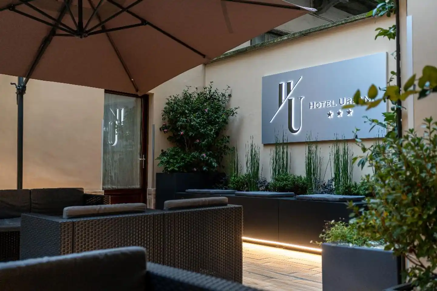 Urbani Lobby