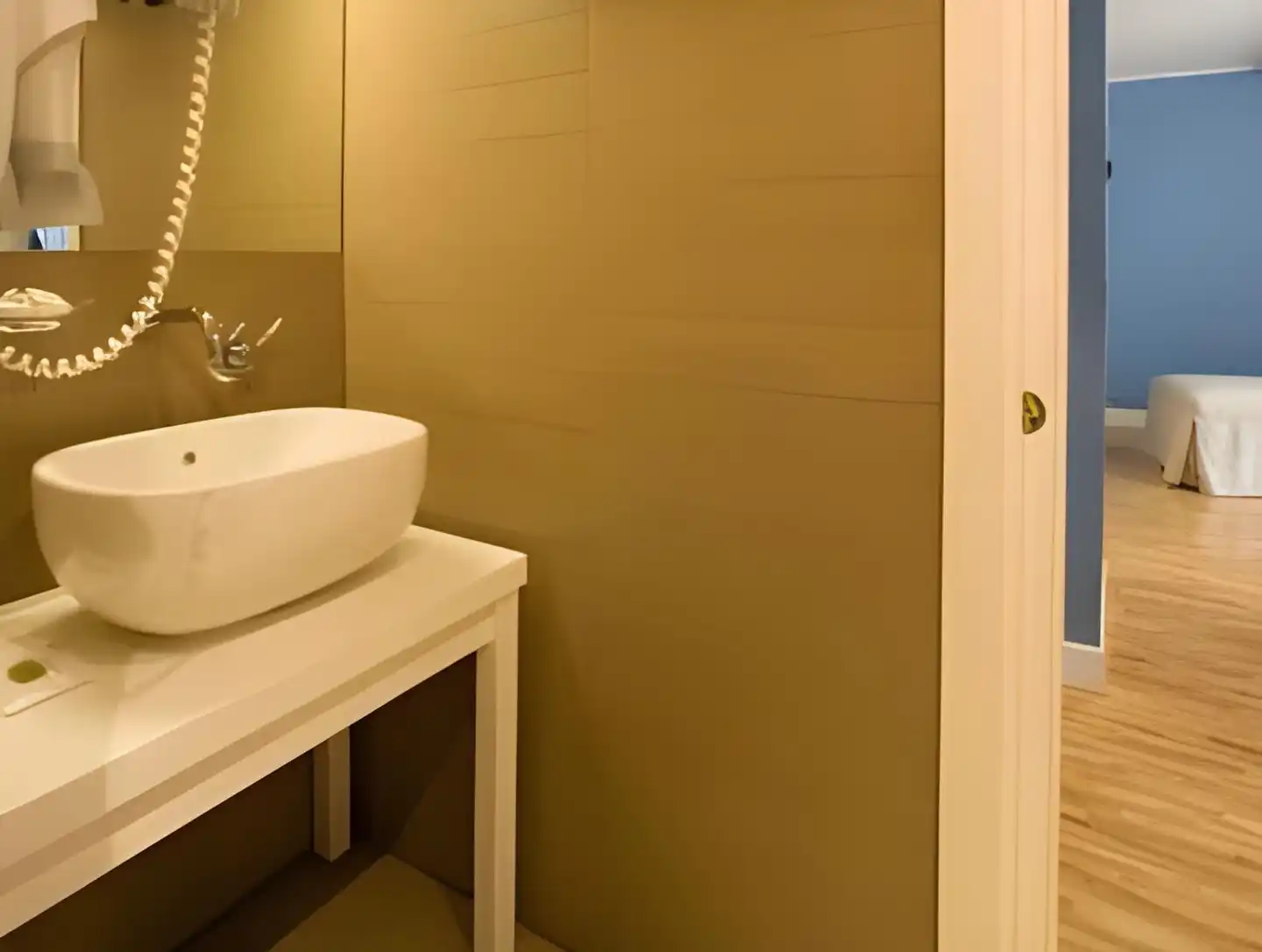 Capo Peloro Resort Badezimmer