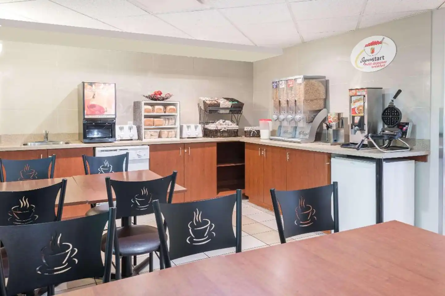 Super 8 by Wyndham Sainte Agathe Des Monts Bar