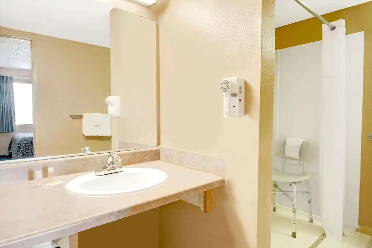Days Inn by Wyndham El Paso Airport East Badezimmer