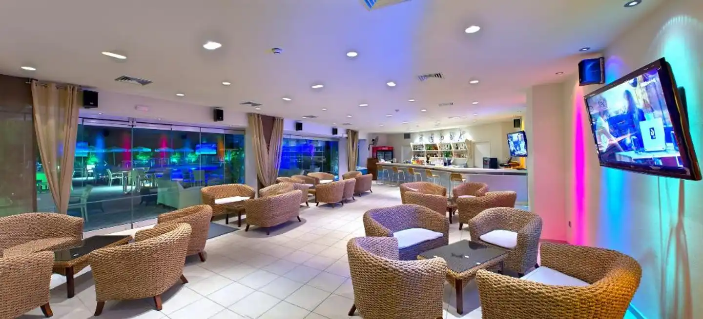 Elinotel Apolamare Lobby