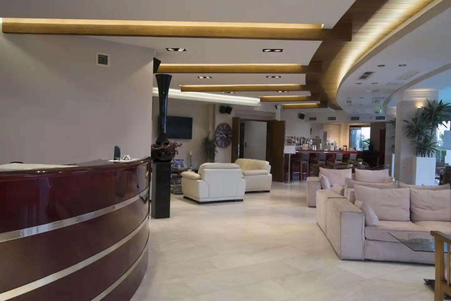 Cosmopolitan Hotel & Spa Lobby