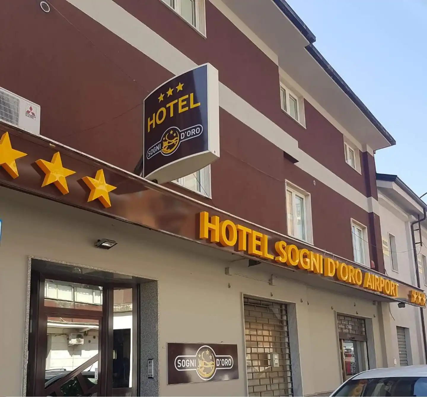 Sogni D'Oro Airport Aussenansicht