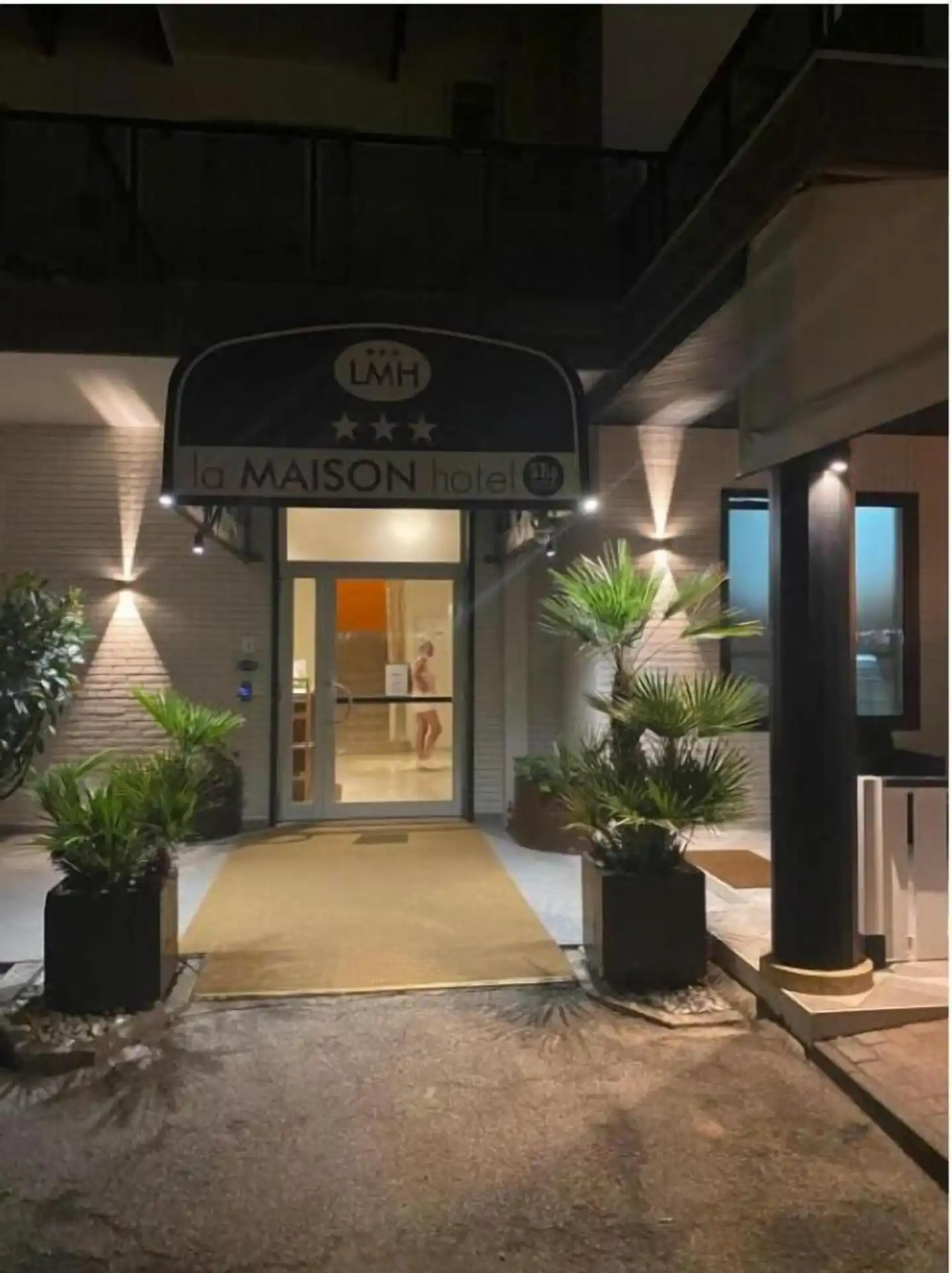 La Maison Hotel Aussenansicht