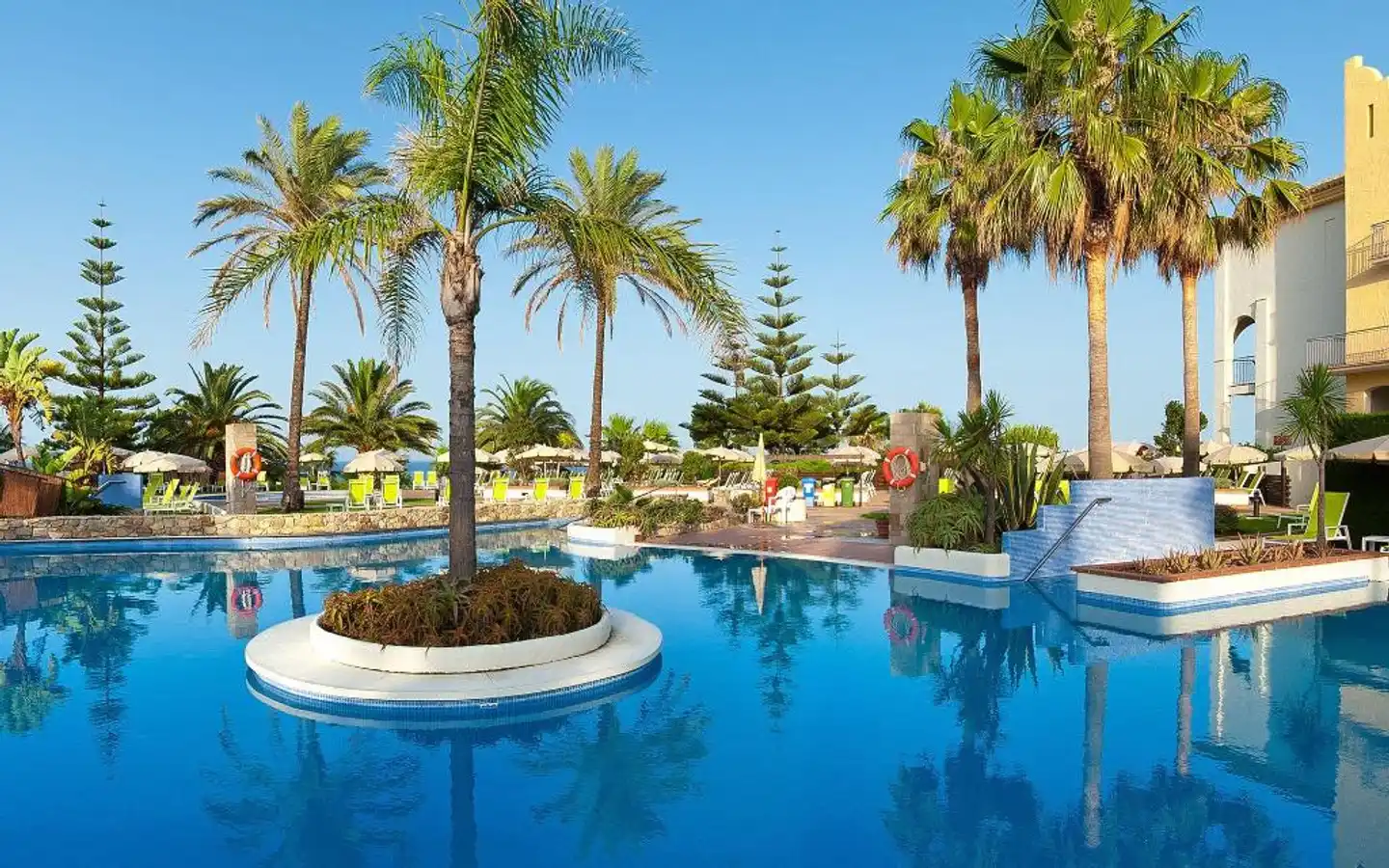 Fuerte Costa Luz Pool