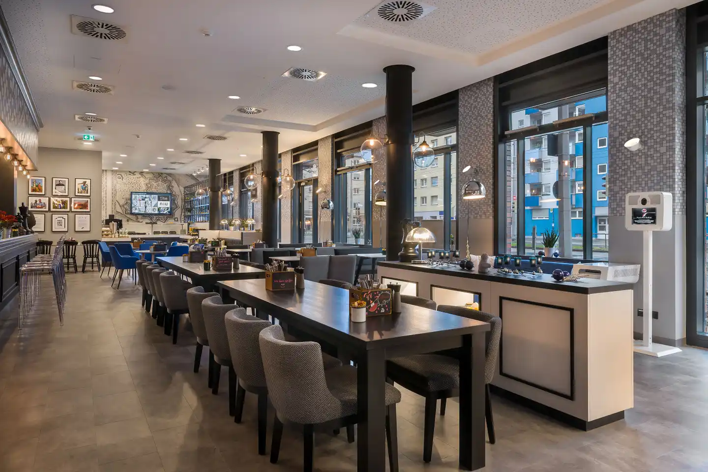 the niu Square Bar