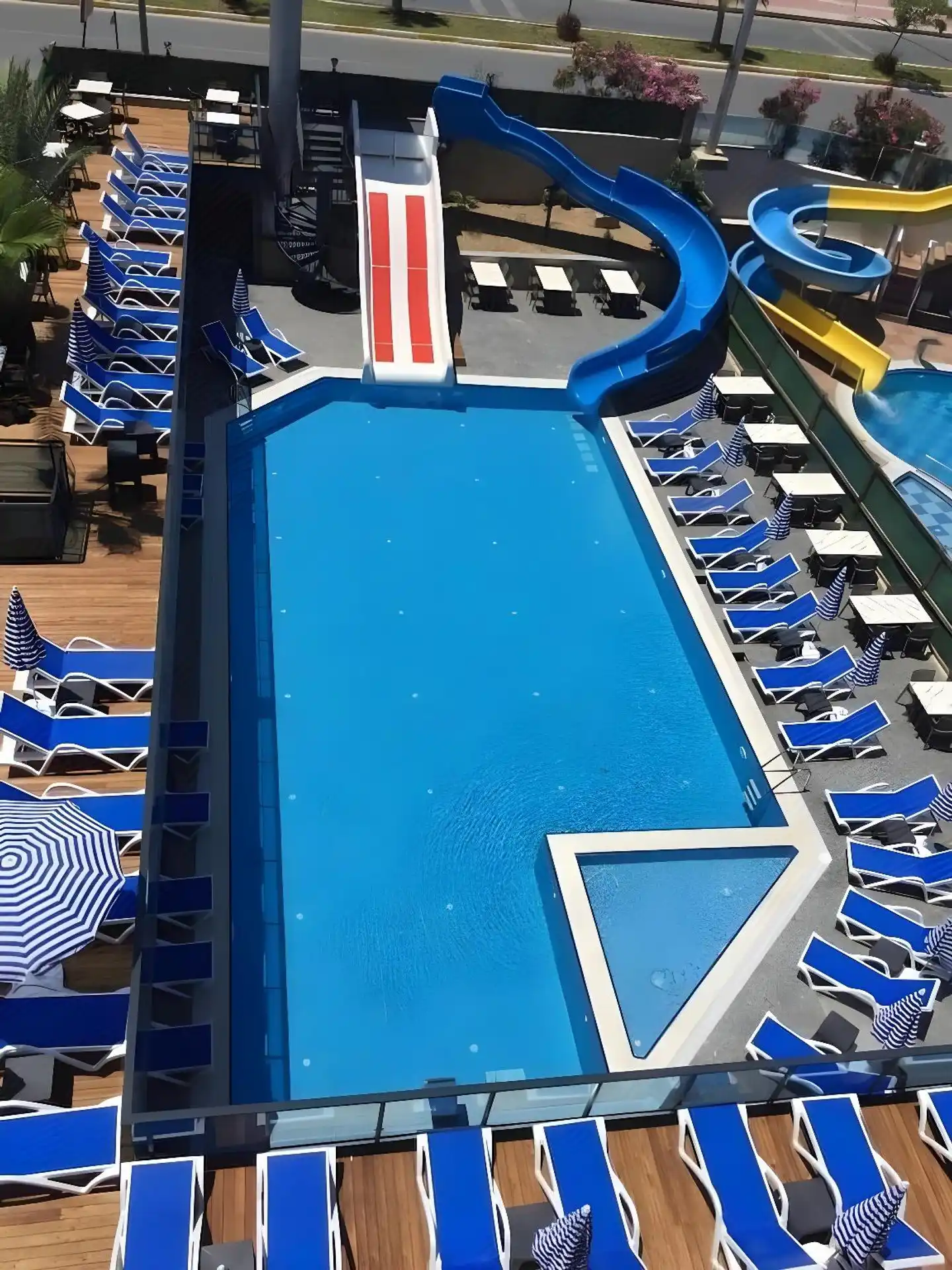 Relax Beach Hotel Pool
