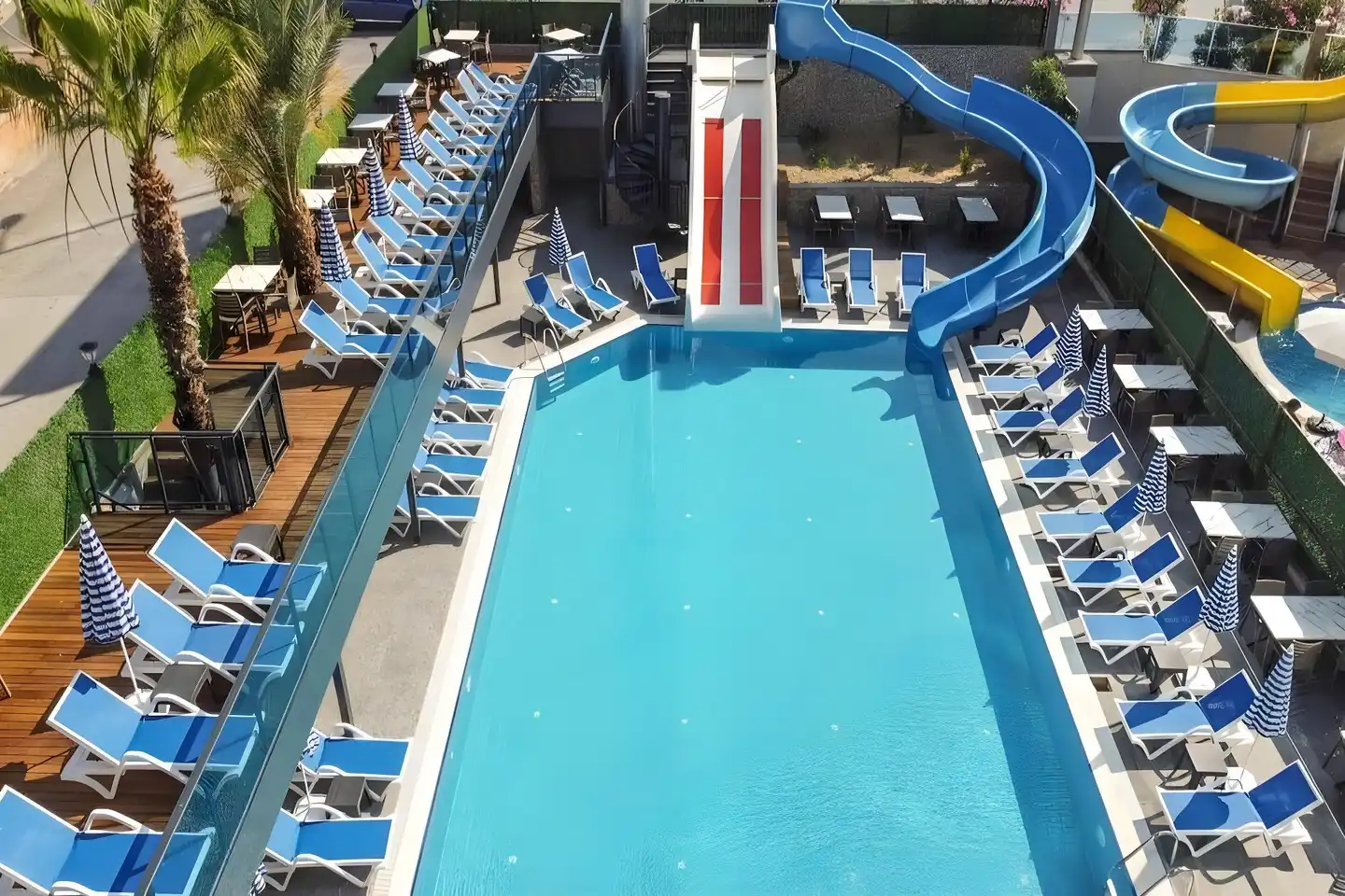 Relax Beach Hotel Pool