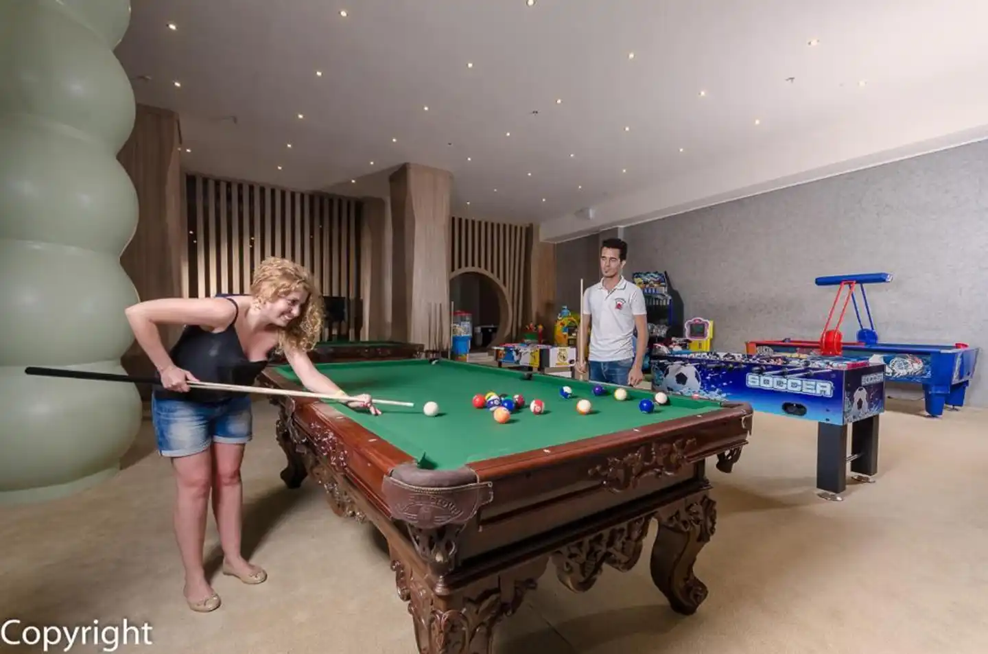 Titanic Royal Sport und Entertainment