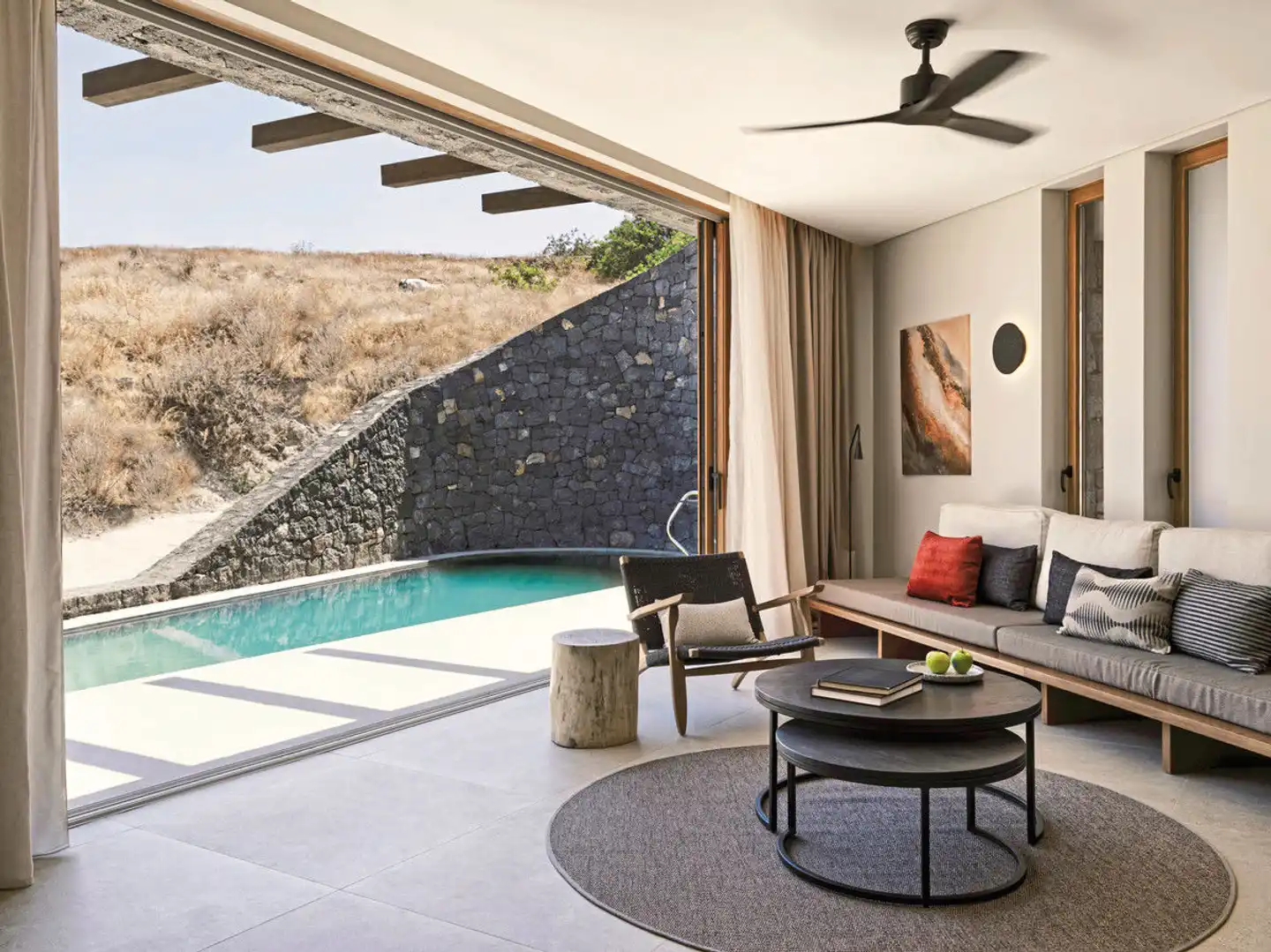 Magma Resort Santorini Hallenbad