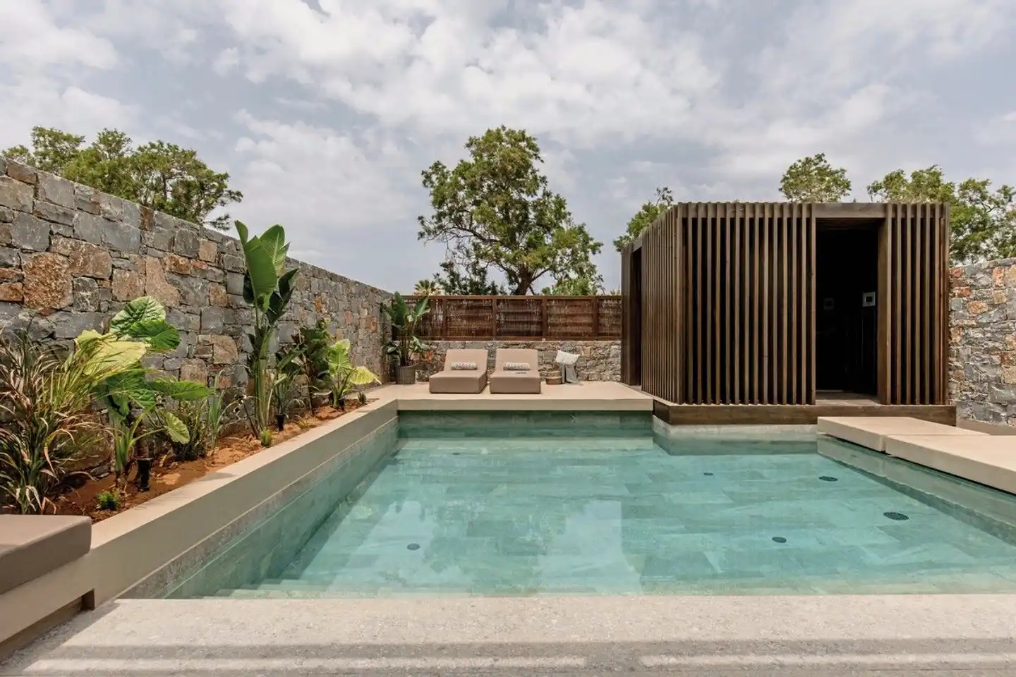 Pnoe Breathing Life Pool