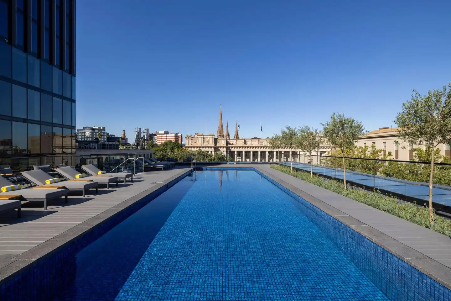 Le Méridien Melbourne Pool