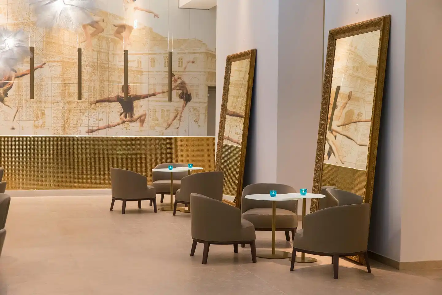 Motel One Wien-Staatsoper Lobby