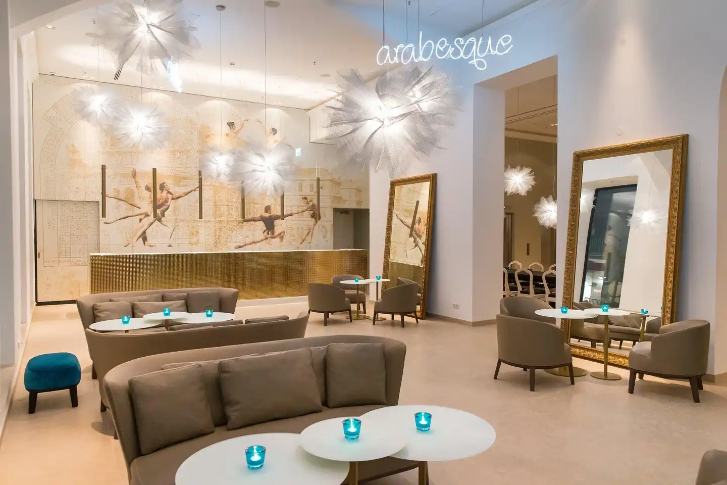 Motel One Wien-Staatsoper Lobby