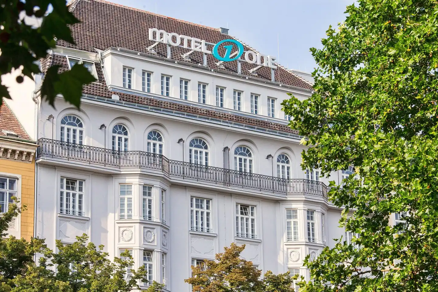 Motel One Wien-Staatsoper Aussenansicht