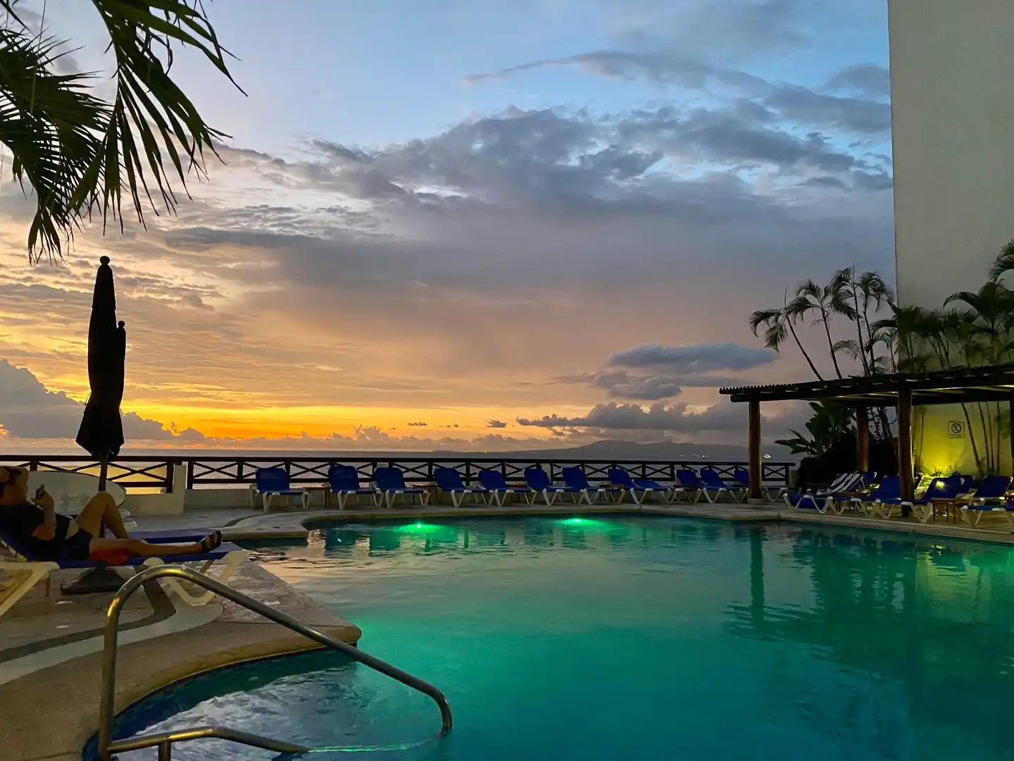 Costa Sur Resort & Spa Pool