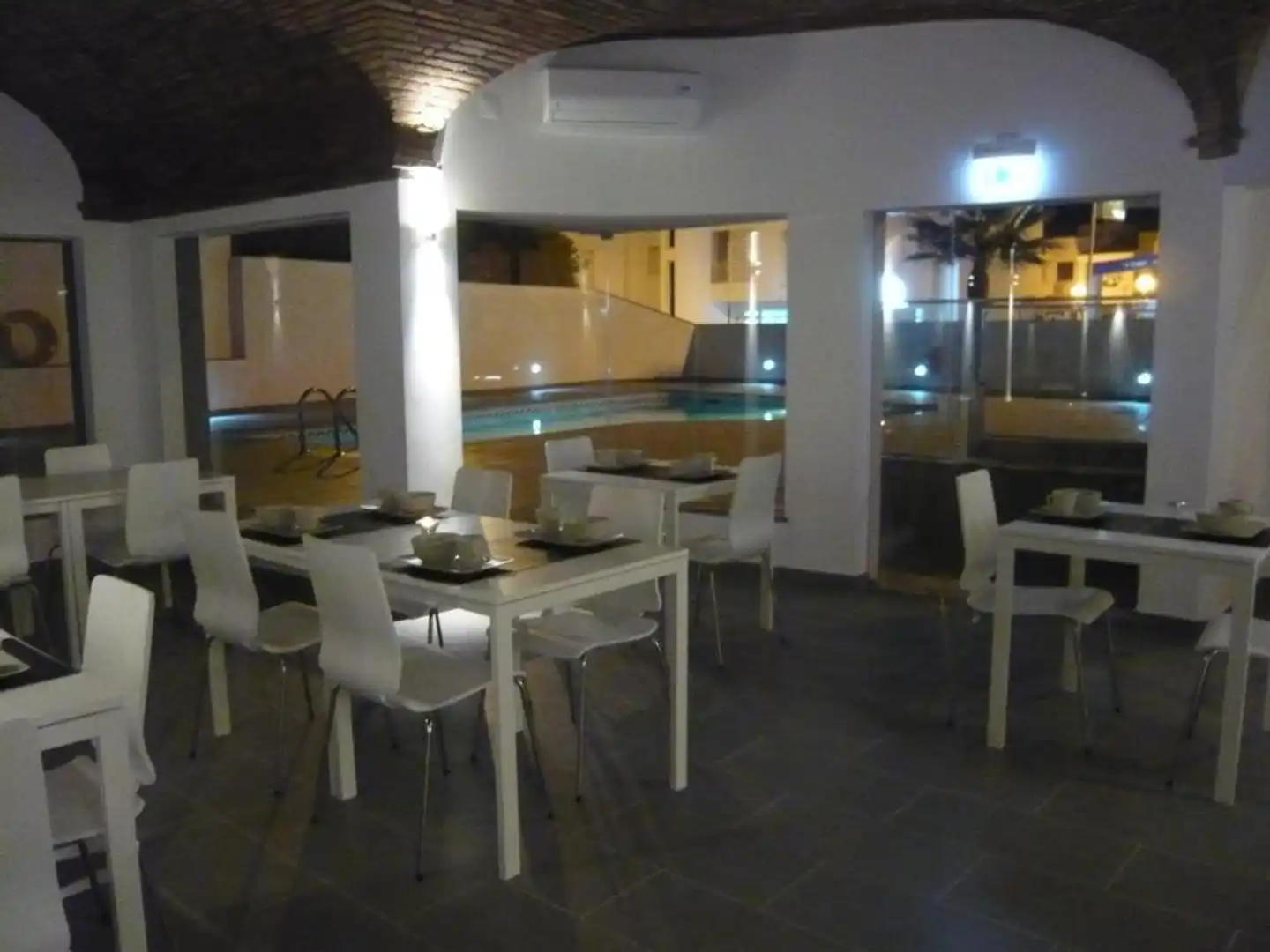 KR Hotel Bar