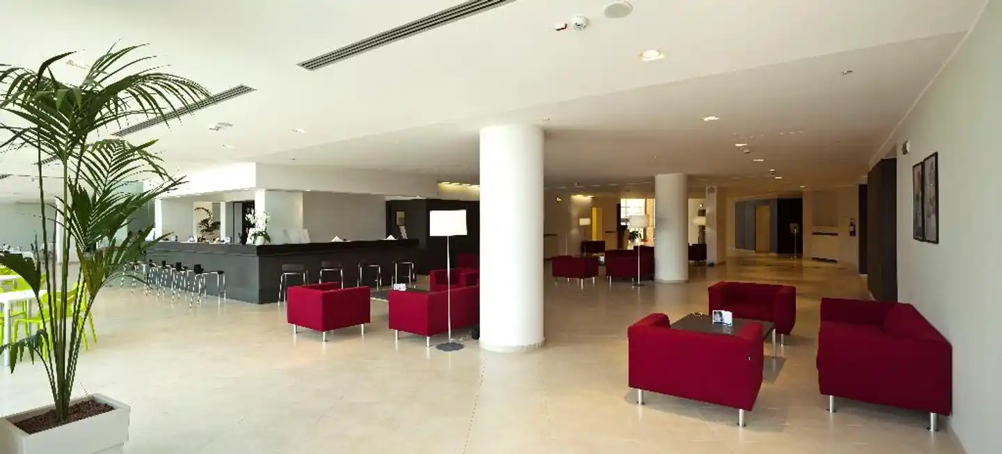 Tulip Inn Naples Airport Lobby
