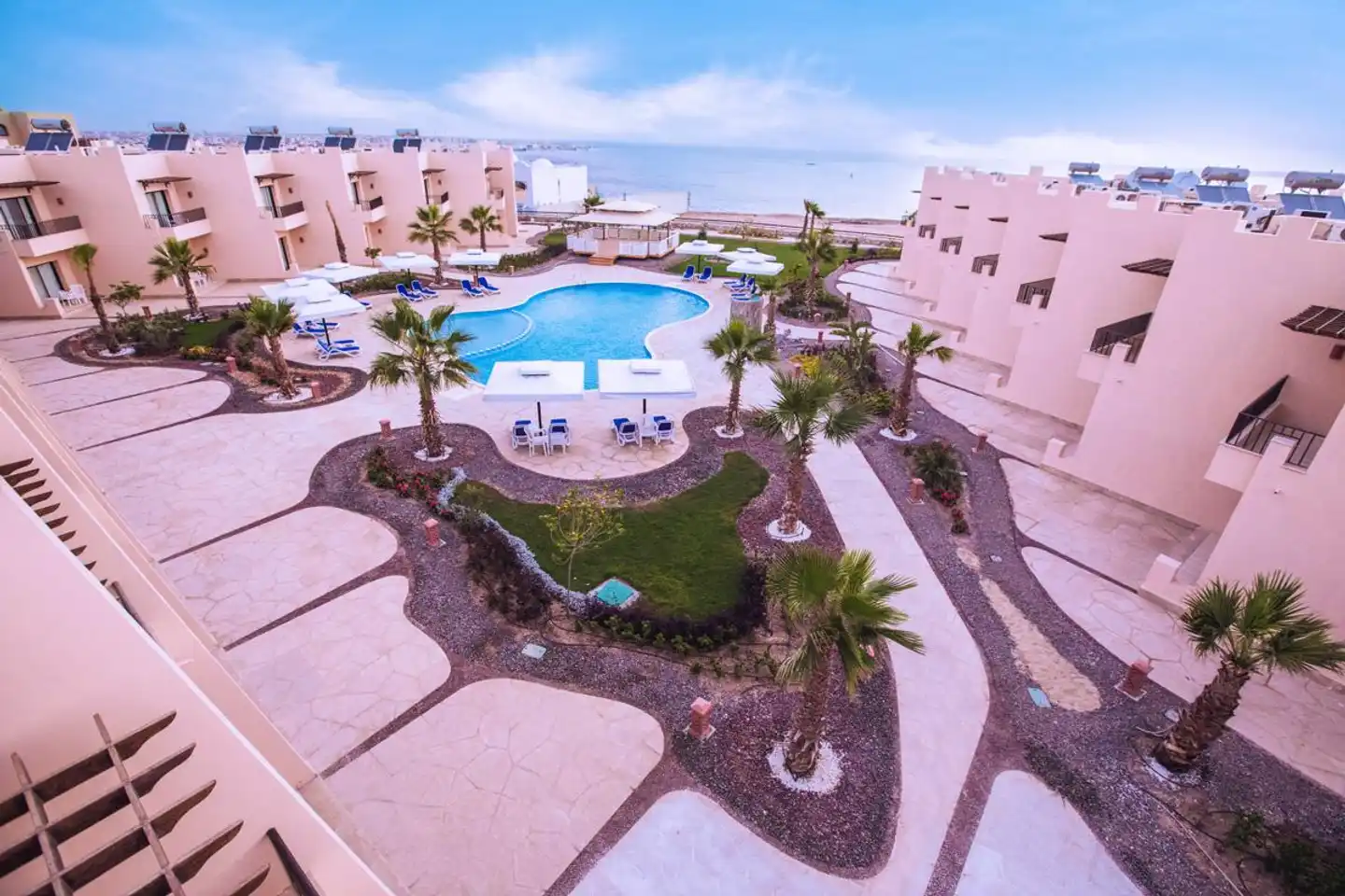 Sky View Suites Hotel Pool