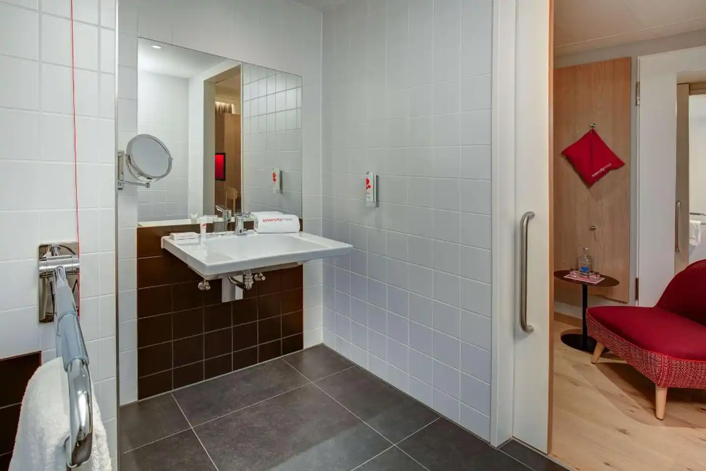 IntercityHotel Duisburg Badezimmer