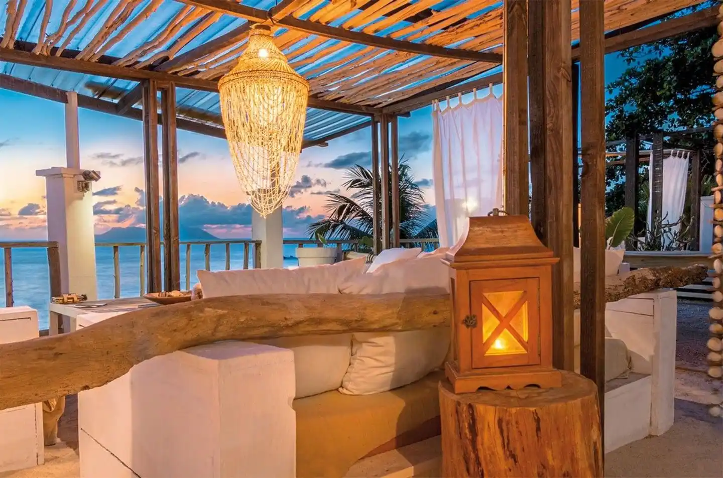 Bliss Hotel Seychelles Lobby