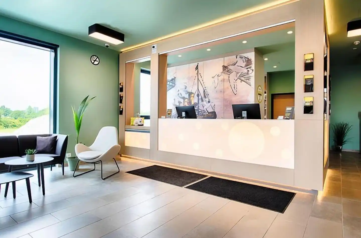 B&B Hotel Wilhelmshaven Lobby