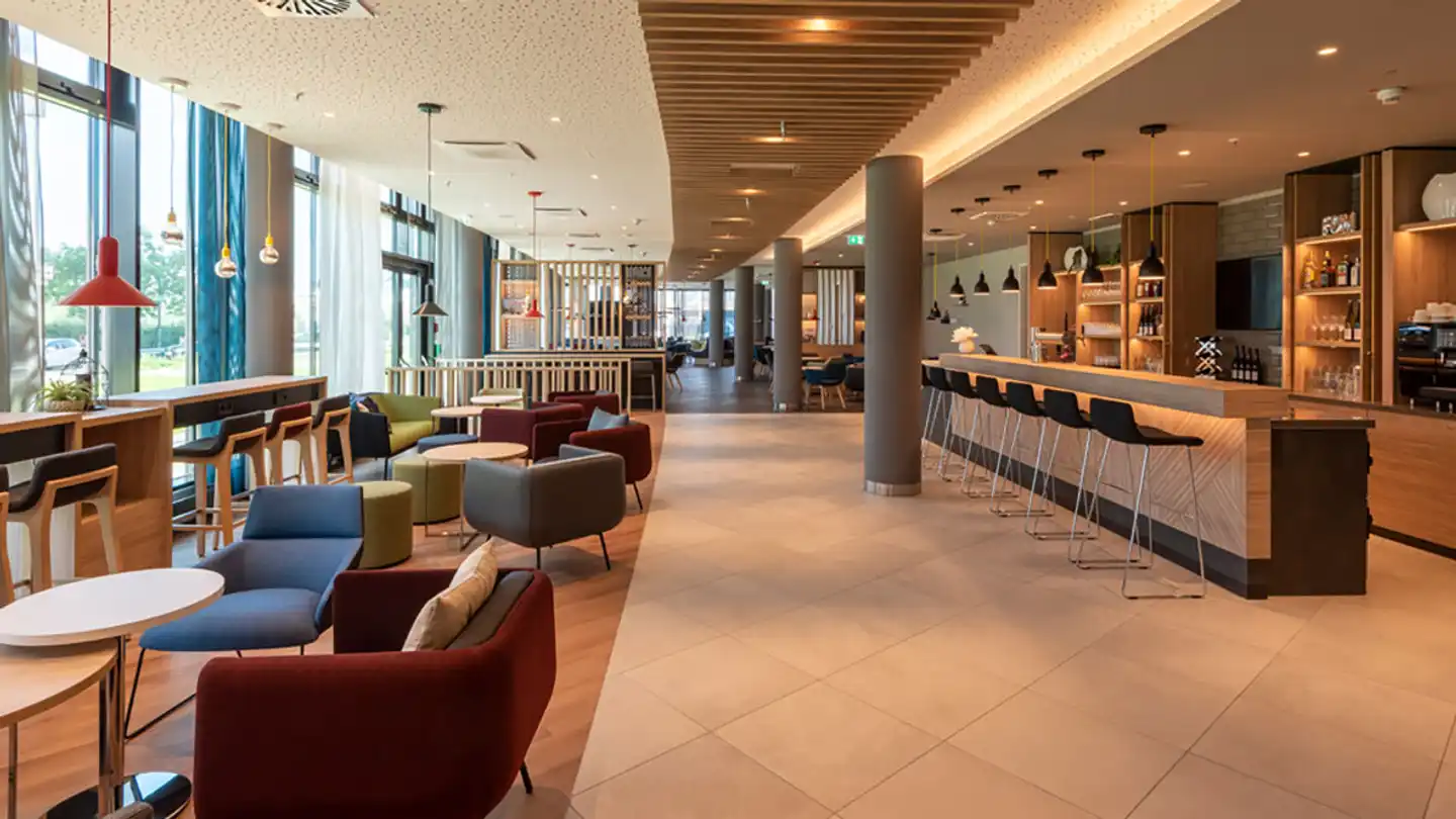 Holiday Inn Express Dusseldorf - Hauptbahnhof, an IHG hotel Bar
