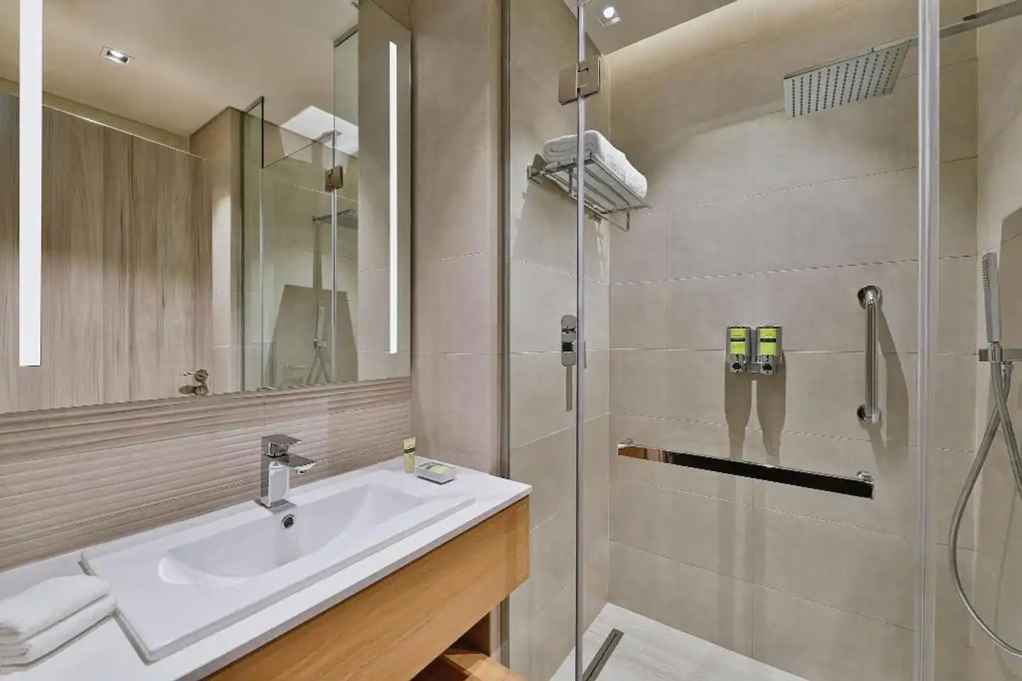 Element by Westin Al Jaddaf, Dubai Badezimmer