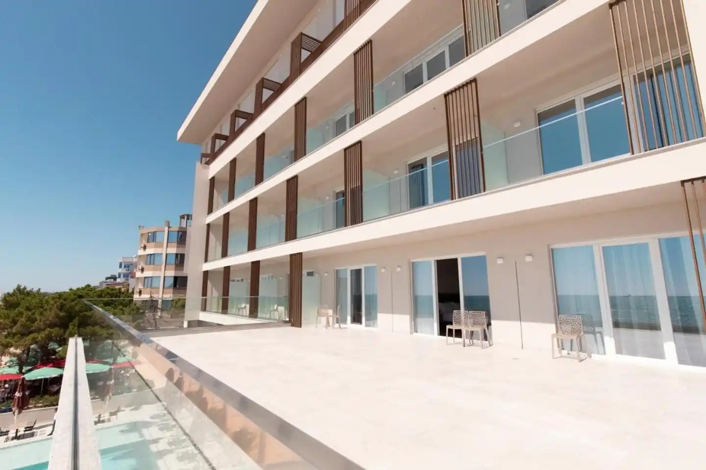 AMR Hotel - Durres Aussenansicht