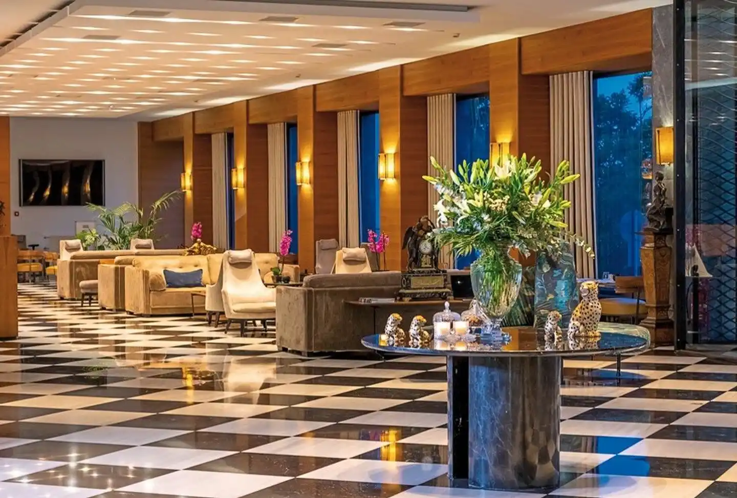 Aquila Atlantis Lobby