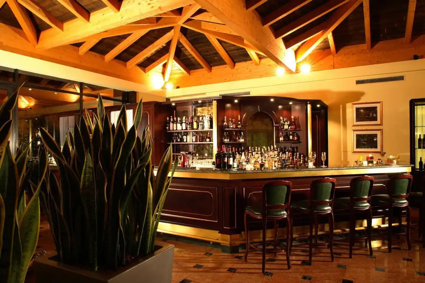 Milan Marriott Hotel Bar