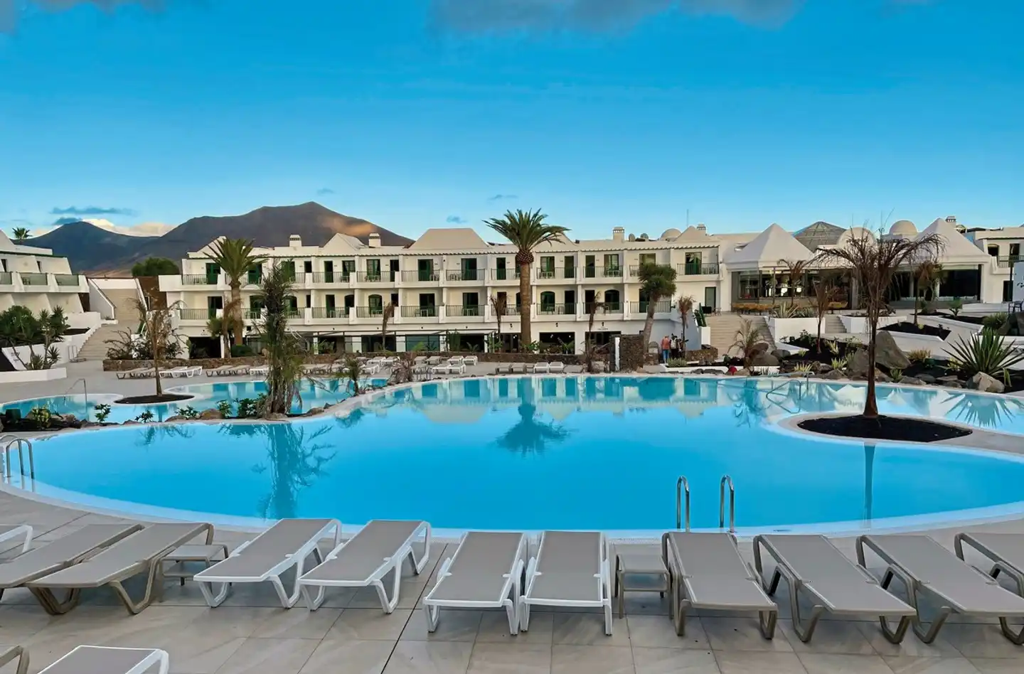Mynd Yaiza Pool