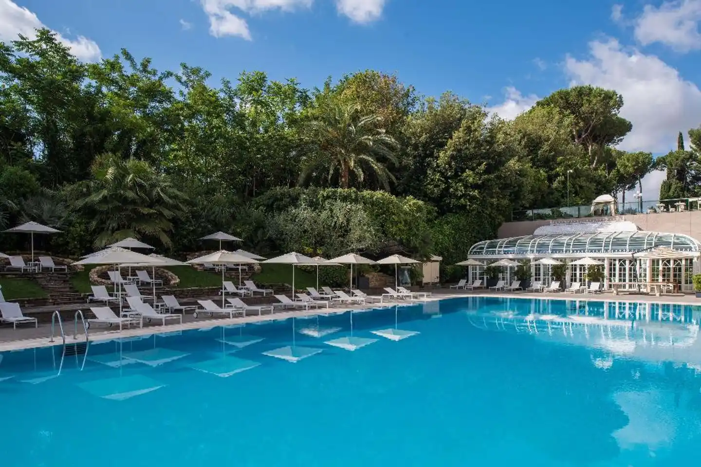 Rome Cavalieri a Waldorf Astoria Resort Pool