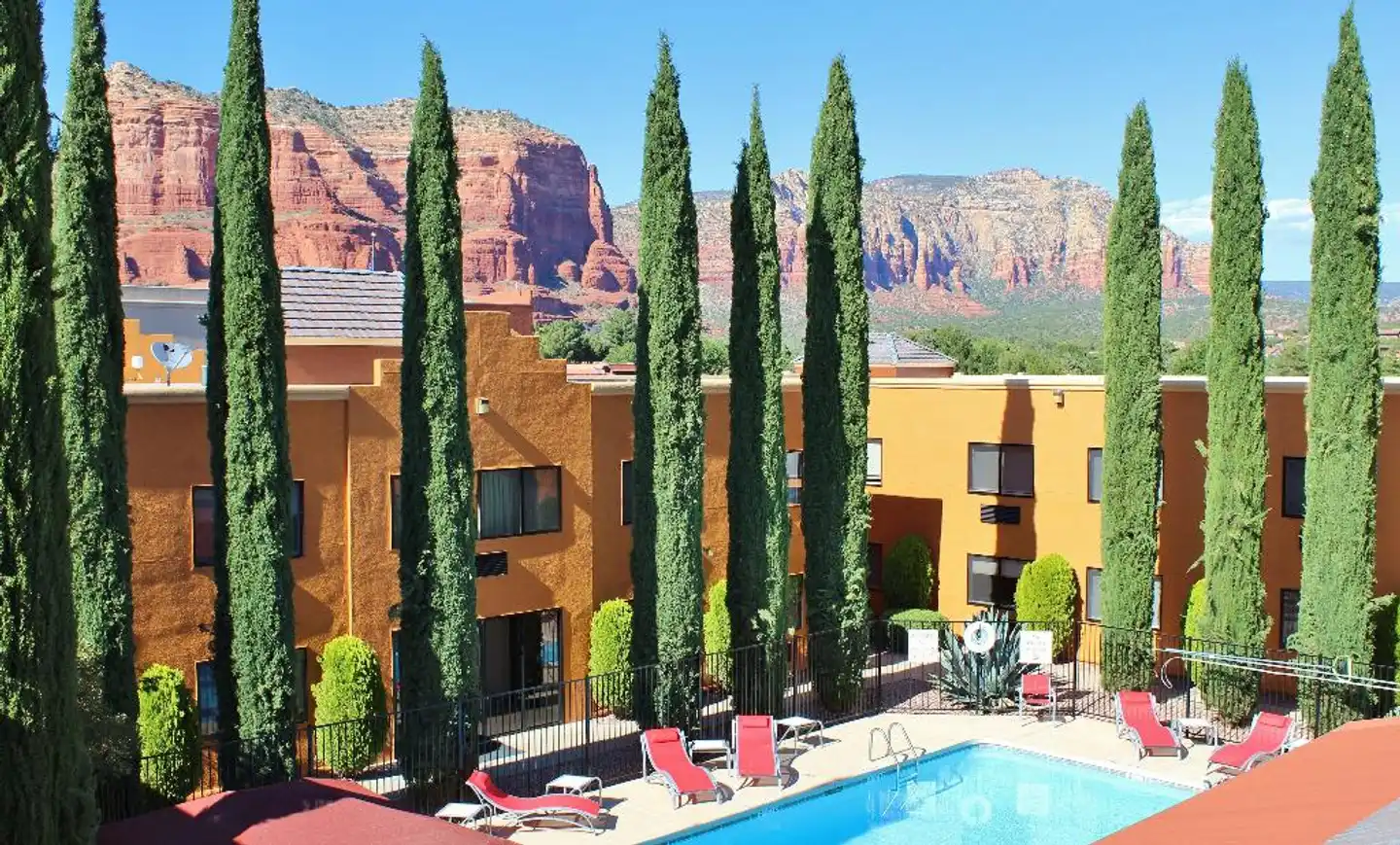 Holiday Inn Express Sedona - Oak Creek Aussenansicht