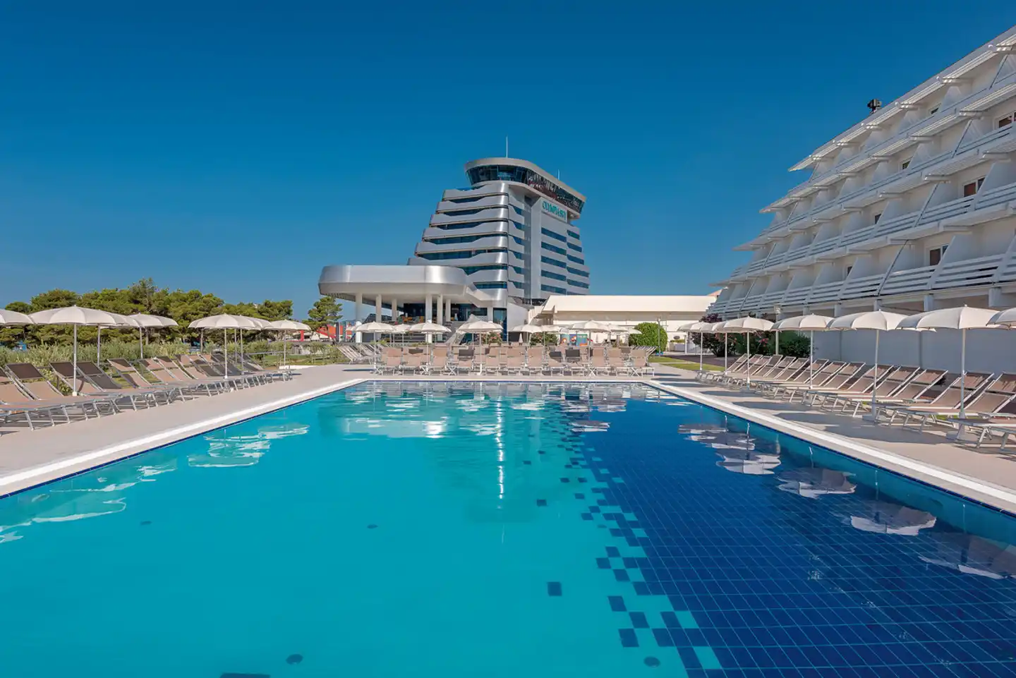 Olympia Pool