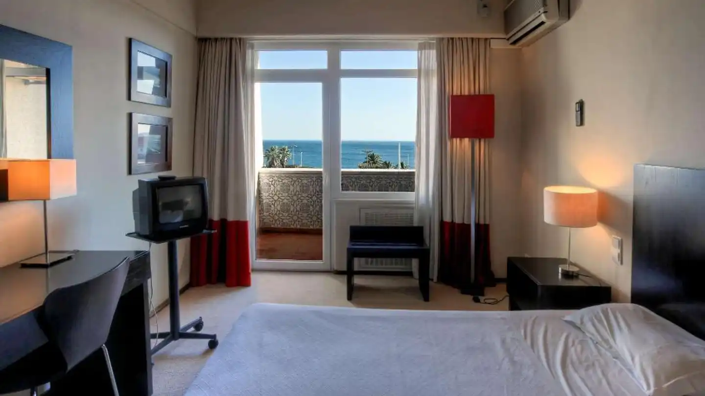 Carcavelos Beach Hotel Wohnbeispiel