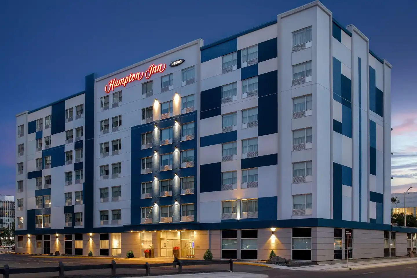 Hampton Inn by Hilton Winnipeg Downtown Aussenansicht