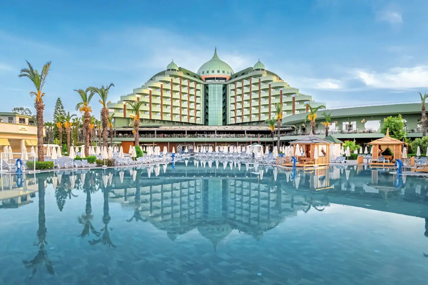 Delphin Palace Pool
