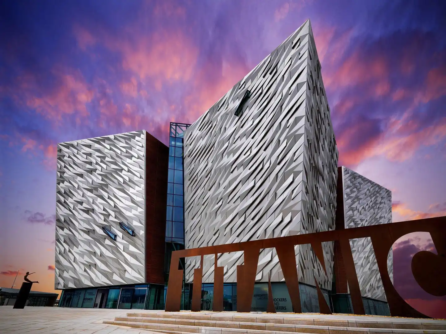 ibis Belfast Queens Quarter Aussenansicht