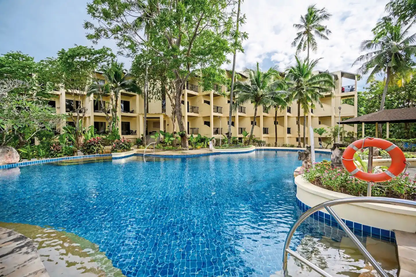 Horizon Karon Beach Resort & Spa Pool