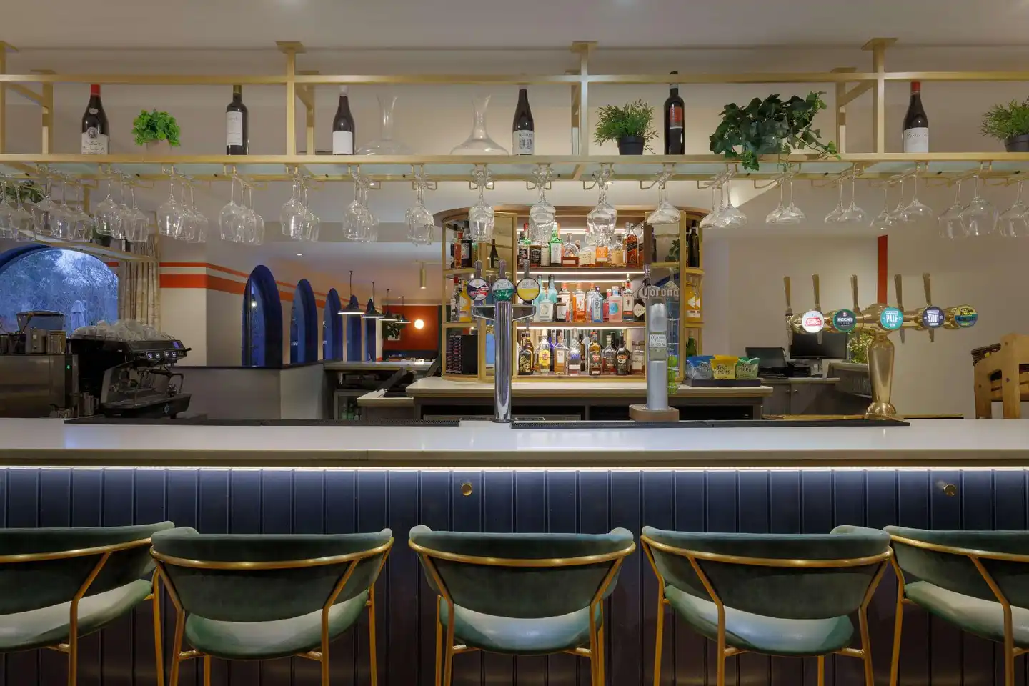 Hilton Cobham Bar