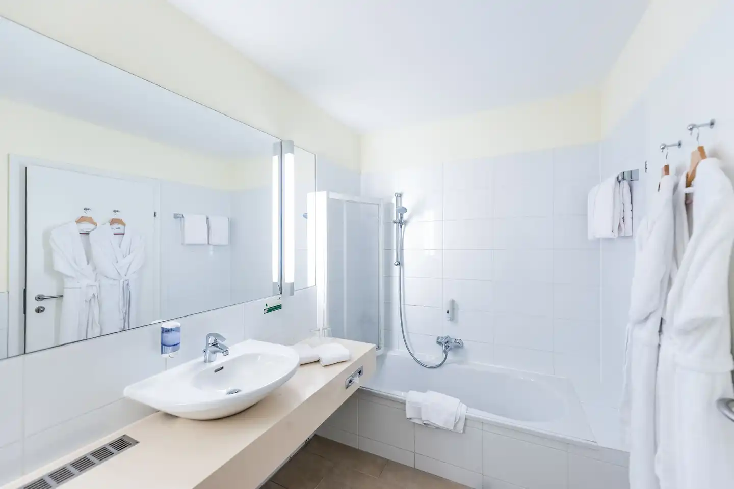 Hotel & Therme NOVA Köflach Badezimmer