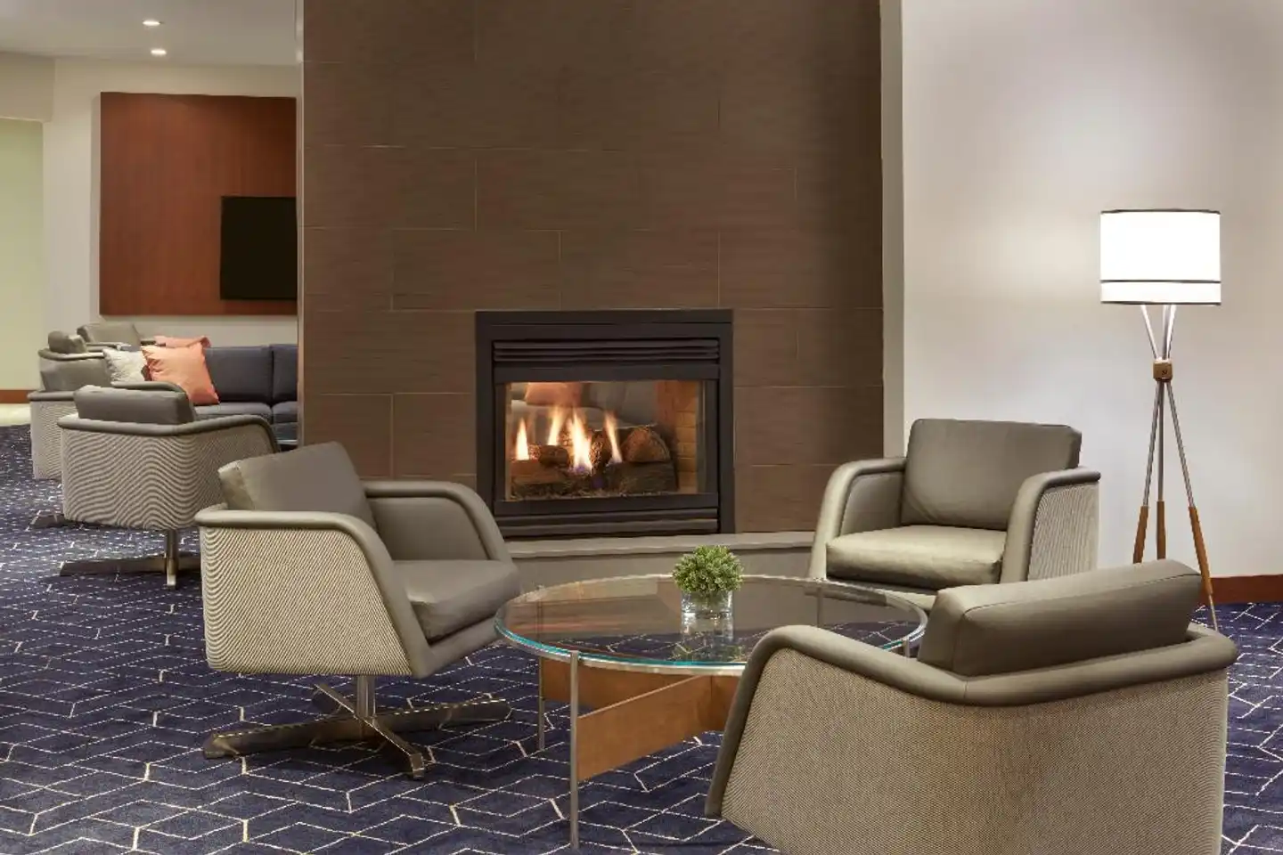 Courtyard by Marriott Ottawa Downtown Lobby