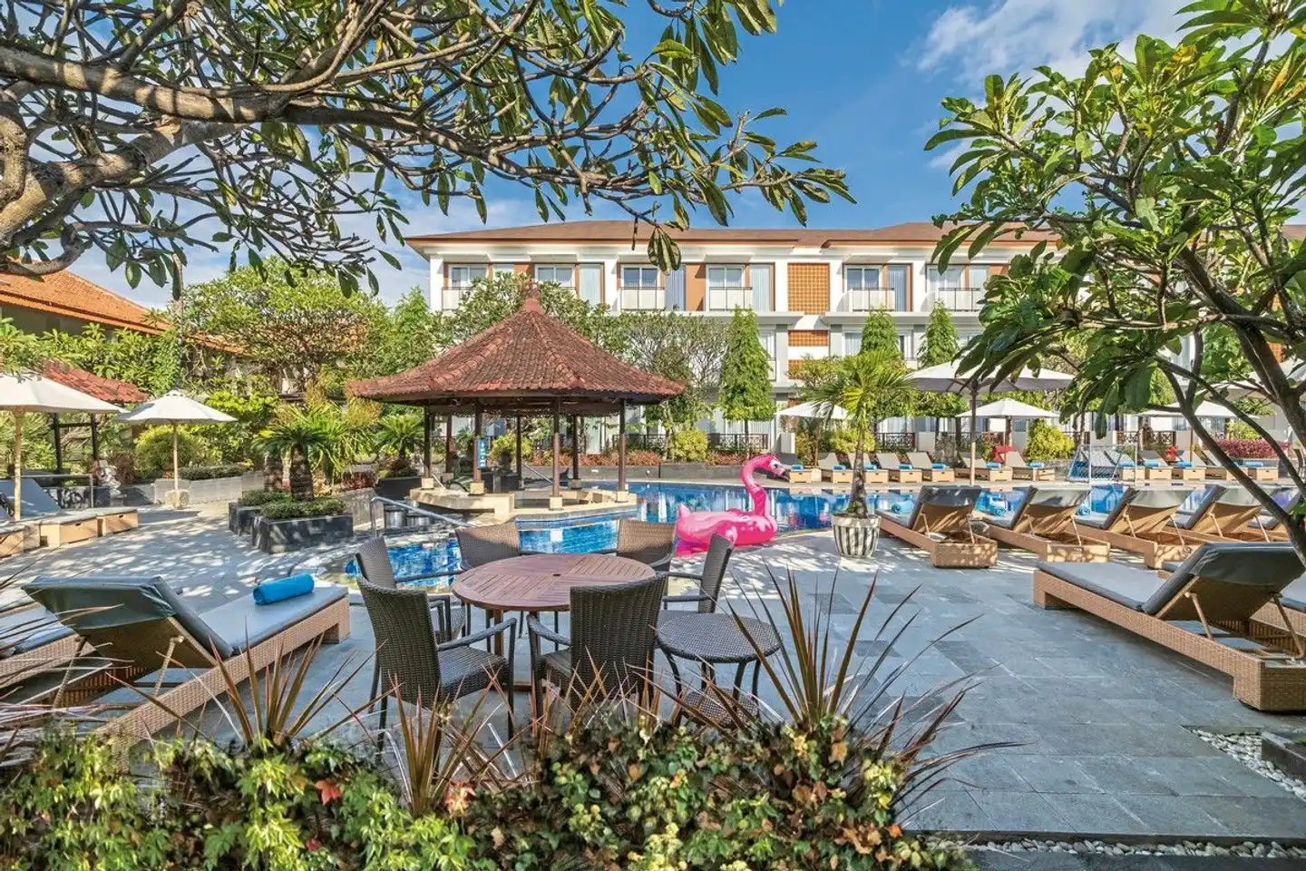 Kuta Beach Club Hotel Aussenansicht