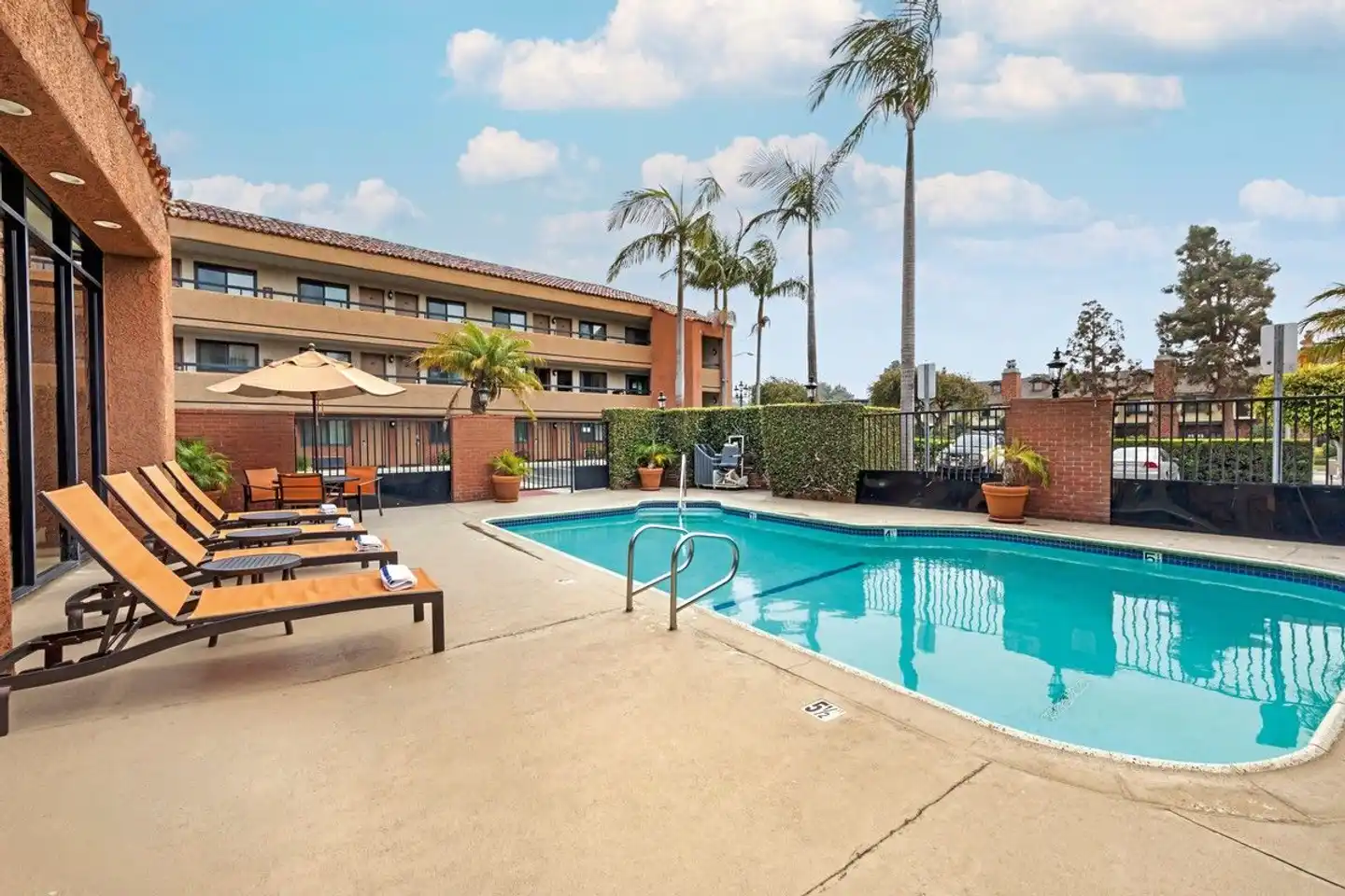 Best Western Plus Redondo Beach Inn Pool