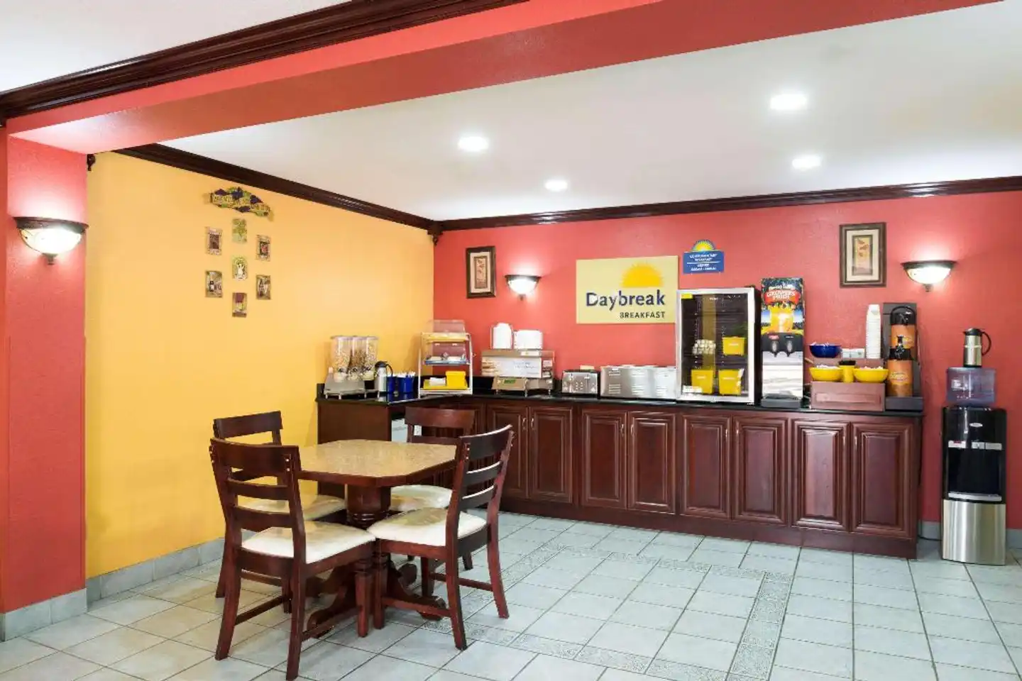 Days Inn by Wyndham St. Robert Waynesville/Ft. Leonard Wood Bar