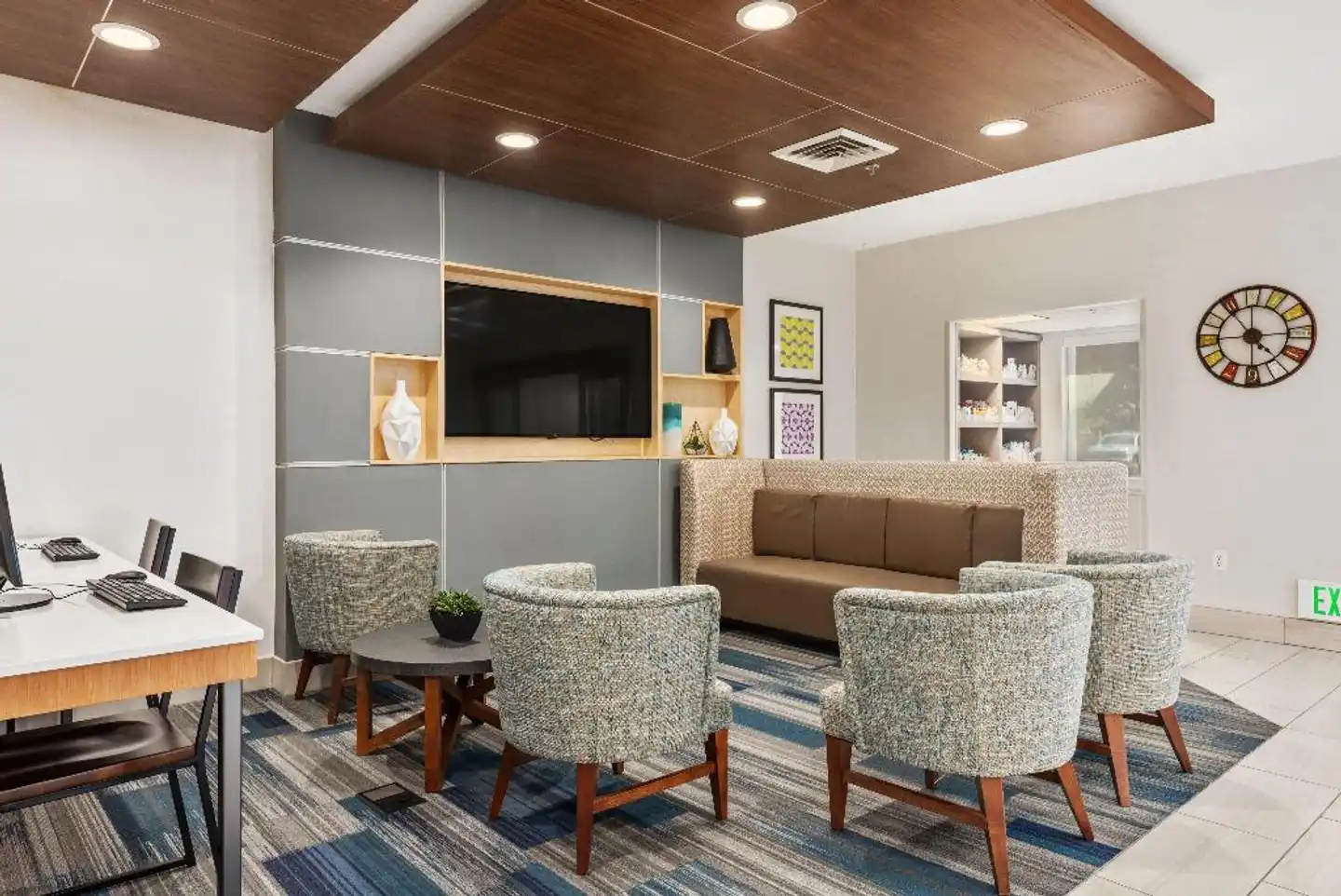 Holiday Inn Express West Valley City Lobby