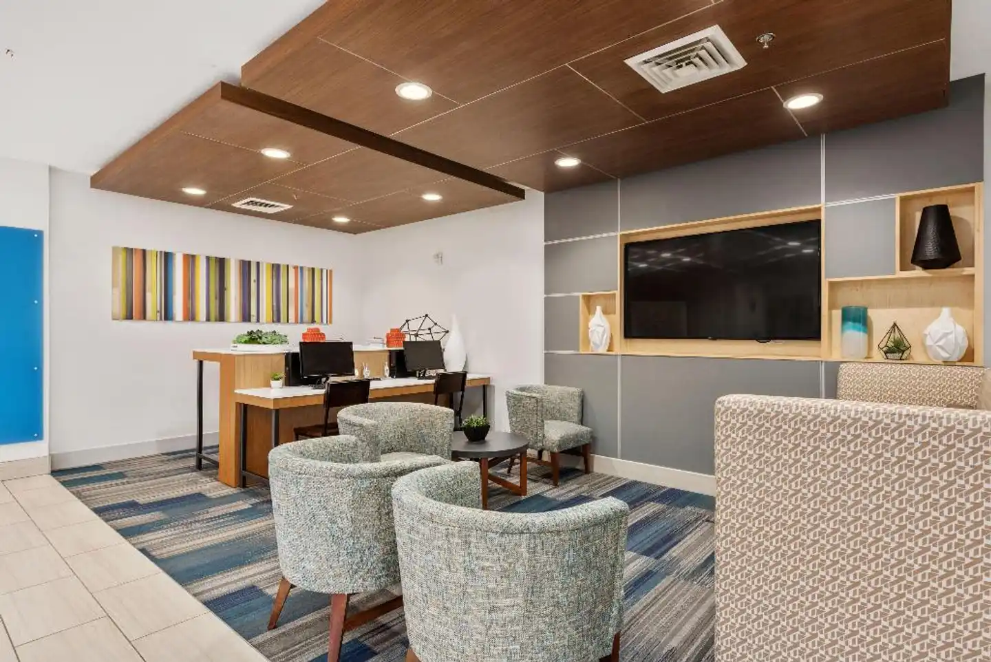 Holiday Inn Express West Valley City Lobby