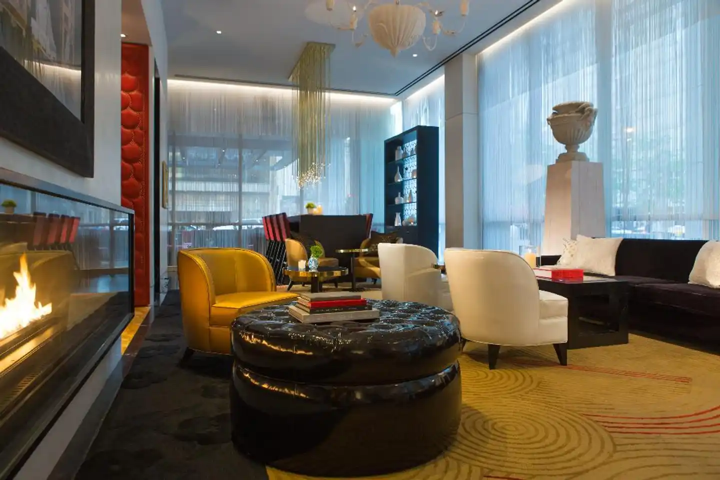 Royal Sonesta Chicago River North Lobby