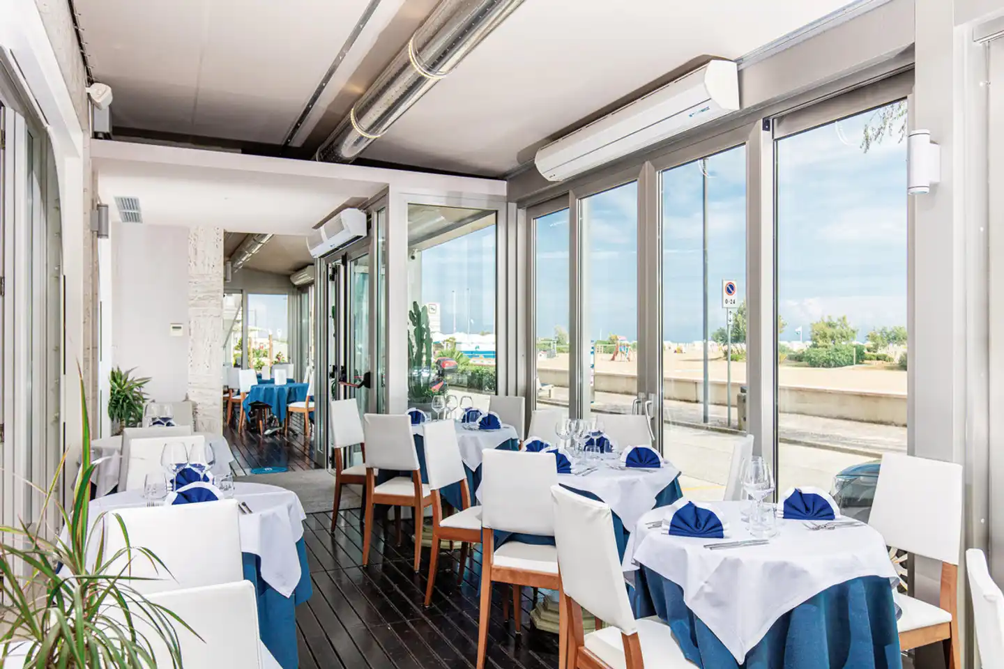 Karinzia Restaurant